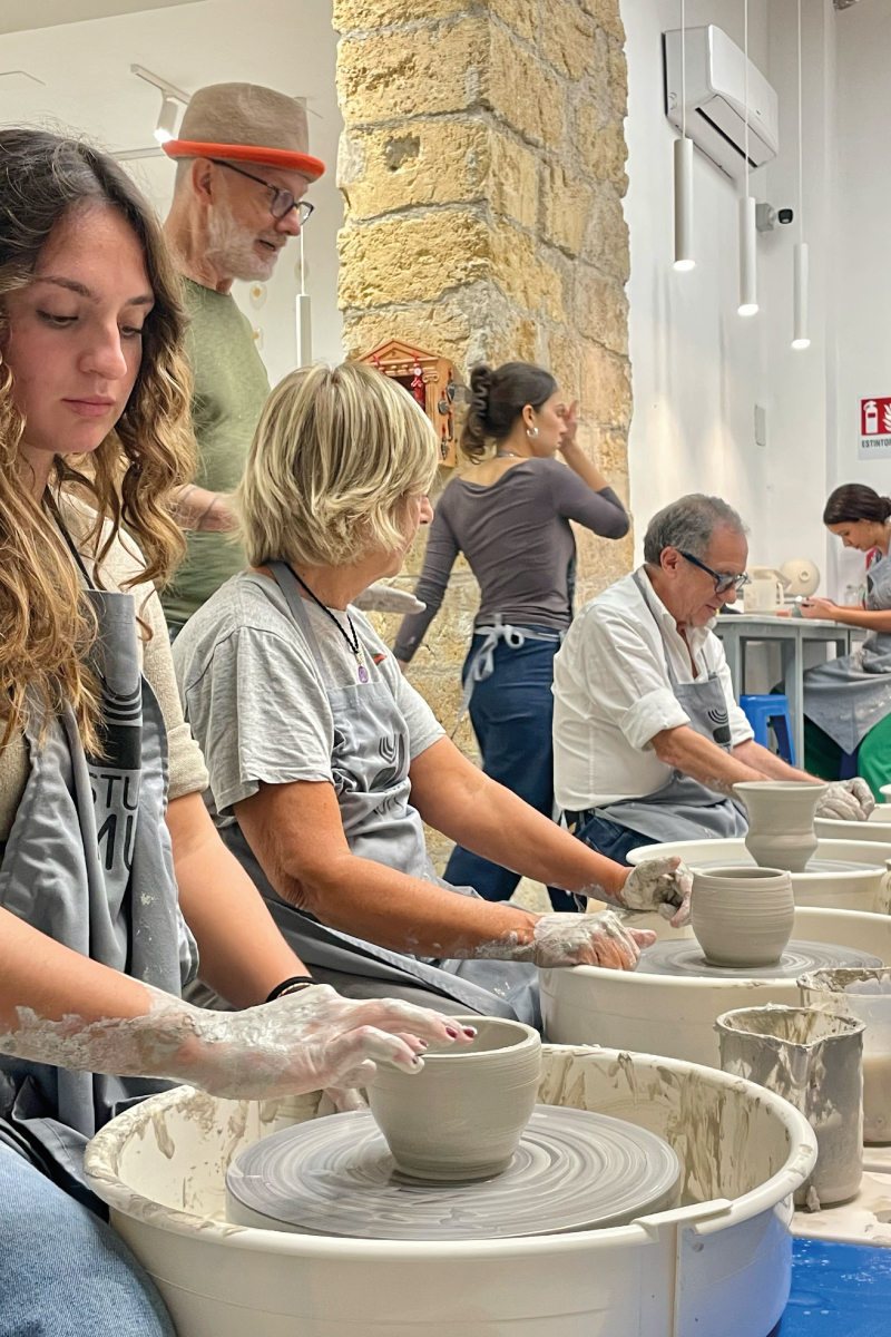 Esperienza di lavorazione della ceramica in Sicilia
