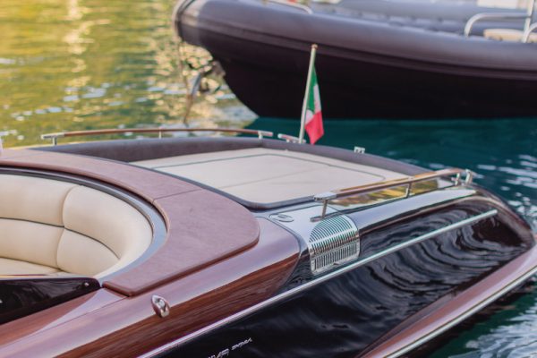 boat tour lake Orta