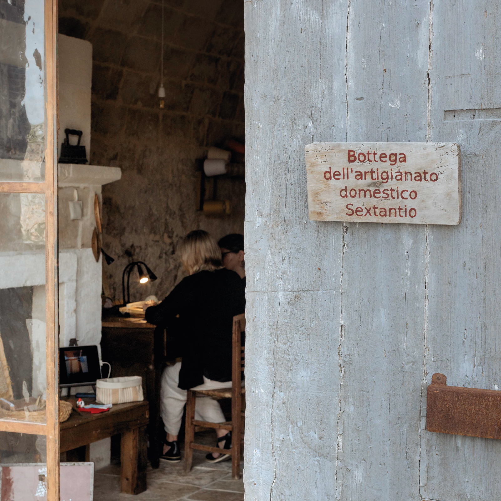 Weaving experience Matera and stay in hotel.