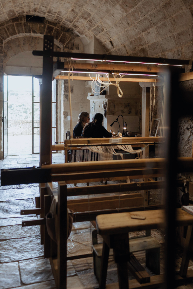 Weaving experience Matera and stay in hotel.